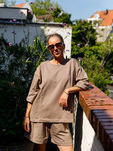 Afbeelding in Gallery-weergave laden, LENNY T-SHIRT - Taupe
