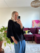 Afbeelding in Gallery-weergave laden, LENNY T-SHIRT - Black
