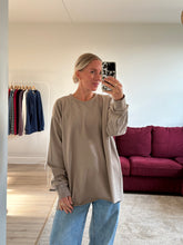 Afbeelding in Gallery-weergave laden, RUBY LONGSLEEVE - Beige
