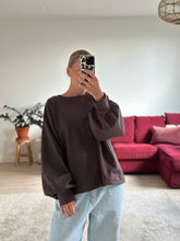 Afbeelding in Gallery-weergave laden, MARLEY SWEATER - Chocolate brown
