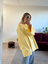 Afbeelding in Gallery-weergave laden, JOE SWEATER - Soft yellow

