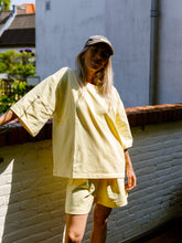 Afbeelding in Gallery-weergave laden, LENNY T-SHIRT - Soft yellow
