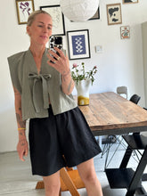 Afbeelding in Gallery-weergave laden, NOVÈL SHORTS - Black
