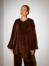 Afbeelding in Gallery-weergave laden, ROWAN SWEATER - Chocolate
