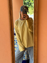 Afbeelding in Gallery-weergave laden, HOLLY LONGSLEEVE - Dusty yellow
