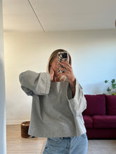 Afbeelding in Gallery-weergave laden, JAZZ SWEATER - Licht grey
