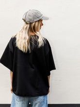Afbeelding in Gallery-weergave laden, COCO T-SHIRT - Black
