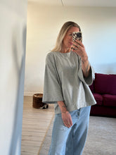 Afbeelding in Gallery-weergave laden, LENNY T-SHIRT - Licht grey
