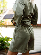 Afbeelding in Gallery-weergave laden, NOVÈL SHORTS - Olive green
