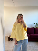 Afbeelding in Gallery-weergave laden, LENNY T-SHIRT - Soft yellow
