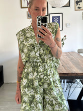 Afbeelding in Gallery-weergave laden, NOVÈL SHORTS - Green tie-dye
