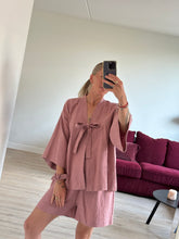 Afbeelding in Gallery-weergave laden, BOWIE ROBE - Dusty pink
