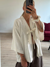 Afbeelding in Gallery-weergave laden, BOWIE ROBE - Ecru
