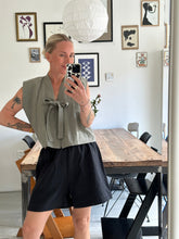 Afbeelding in Gallery-weergave laden, NOVÈL SHORTS - Black
