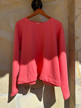 Afbeelding in Gallery-weergave laden, STEVIE SWEATER - Koraal
