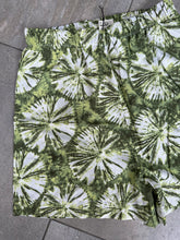 Afbeelding in Gallery-weergave laden, NOVÈL SHORTS - Green tie-dye
