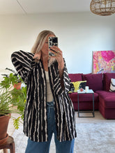 Afbeelding in Gallery-weergave laden, JUNE ROBE - Big stripes
