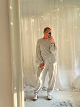 Afbeelding in Gallery-weergave laden, CHILL PANTS - Light grey
