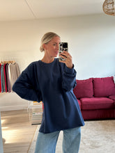 Afbeelding in Gallery-weergave laden, RUBY LONGSLEEVE - Navy

