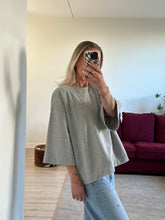 Afbeelding in Gallery-weergave laden, LENNY T-SHIRT - Licht grey
