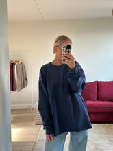Afbeelding in Gallery-weergave laden, RUBY LONGSLEEVE - Navy

