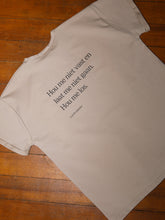 Afbeelding in Gallery-weergave laden, LODxLOIS T-shirt - Hou me los / beige
