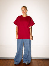 Afbeelding in Gallery-weergave laden, LOVA T-SHIRT - Wine red
