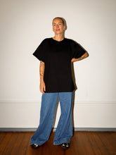 Afbeelding in Gallery-weergave laden, LOVA T-SHIRT - Black
