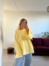 Afbeelding in Gallery-weergave laden, JOE SWEATER - Soft yellow
