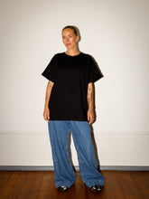 Afbeelding in Gallery-weergave laden, LOVA T-SHIRT - Black
