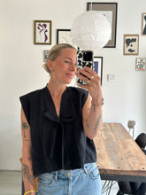 Afbeelding in Gallery-weergave laden, SUE WAISTCOAT - Black
