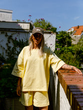 Afbeelding in Gallery-weergave laden, LENNY T-SHIRT - Soft yellow
