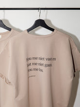 Afbeelding in Gallery-weergave laden, LODxLOIS T-shirt - Hou me los / beige
