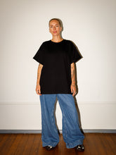 Afbeelding in Gallery-weergave laden, LOVA T-SHIRT - Black
