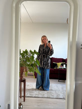 Afbeelding in Gallery-weergave laden, JUNE ROBE - Big stripes
