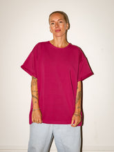 Afbeelding in Gallery-weergave laden, LOVA T-SHIRT - Raspberry
