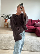 Afbeelding in Gallery-weergave laden, JAZZ SWEATER - Chocolate Brown
