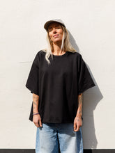 Afbeelding in Gallery-weergave laden, COCO T-SHIRT - Black
