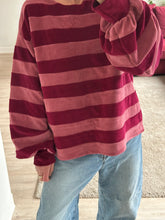 Afbeelding in Gallery-weergave laden, MARLEY SWEATER - Old pink/Bordeaux velvet
