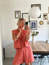 Afbeelding in Gallery-weergave laden, SUE WAISTCOAT - Peach pink
