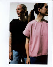 Afbeelding in Gallery-weergave laden, RIVA T-SHIRT - Black
