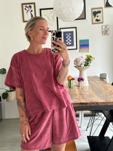 Afbeelding in Gallery-weergave laden, SET: ABBY T-SHIRT &amp; NOVÈL SHORT - Old pink
