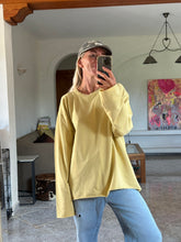 Afbeelding in Gallery-weergave laden, HOLLY LONGSLEEVE - Dusty yellow
