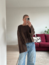 Afbeelding in Gallery-weergave laden, JAZZ SWEATER - Brown velvet

