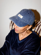 Afbeelding in Gallery-weergave laden, LOD CAP - DUSTY JEANS
