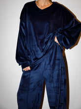 Afbeelding in Gallery-weergave laden, ROWAN SWEATER - Dark blue
