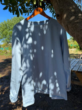 Afbeelding in Gallery-weergave laden, HOLLY LONGSLEEVE - Light blue
