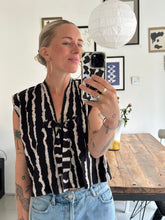 Afbeelding in Gallery-weergave laden, SUE WAISTCOAT - Big stripes
