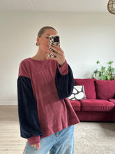 Afbeelding in Gallery-weergave laden, MARLEY SWEATER - Old pink/navy velvet
