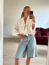 Afbeelding in Gallery-weergave laden, BOWIE ROBE - Ecru
